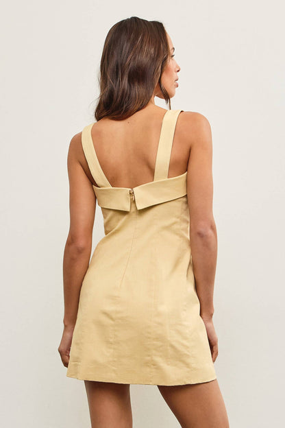Stretched Linen Dress with Buckle Straps