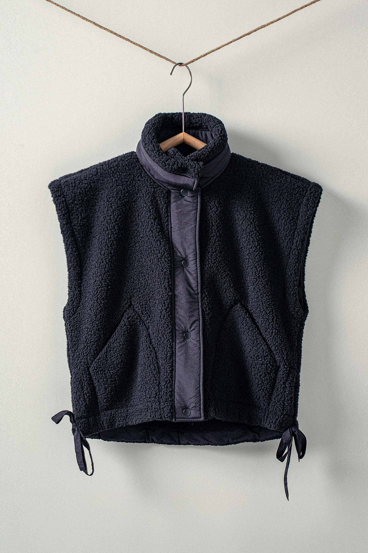 Quilted Collar Boxy Sherpa Vest