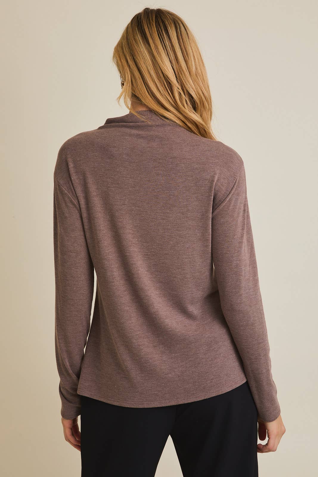 MOCK NECK LONG SLEEVE TOP