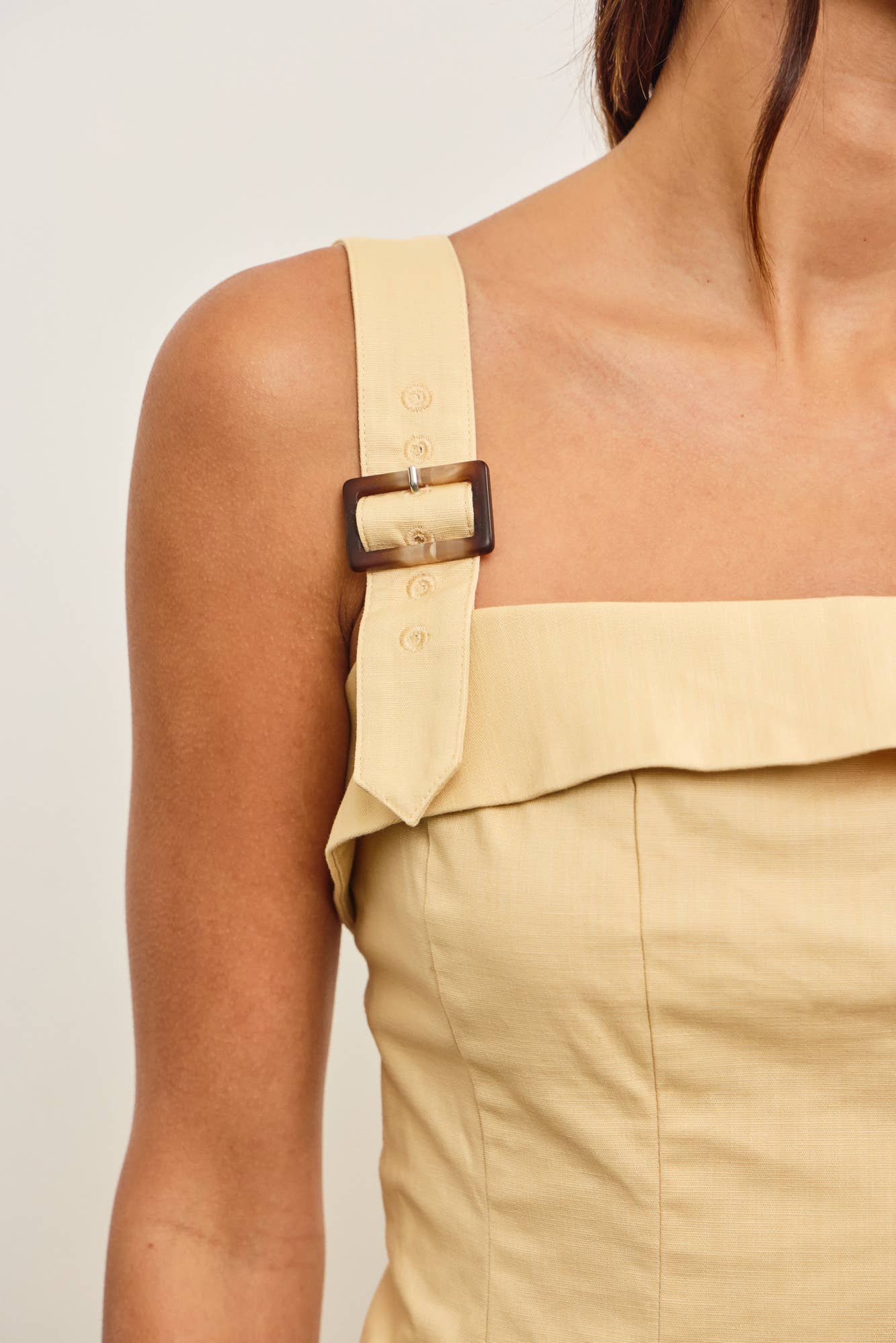 Stretched Linen Dress with Buckle Straps